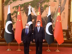 پاکستانی وزیرِ اعظم  کی چین  کے صدرشی جن پنگ سے ملاقات