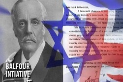 فلسطین کے حامی نے برطانوی وزیر خاجہ بالفور کی تصویر پھاڑ ڈالی