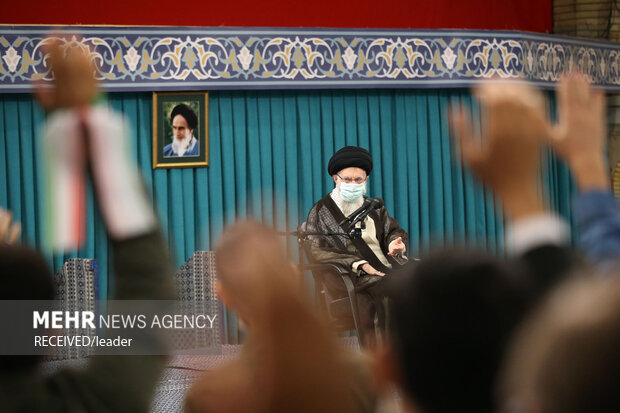 مسئله آب اصفهان مسئله مهمّی است و آن را دنبالگیری کردم مسئله آب اصفهان مسئله مهمّی است و آن را دنبالگیری کردم