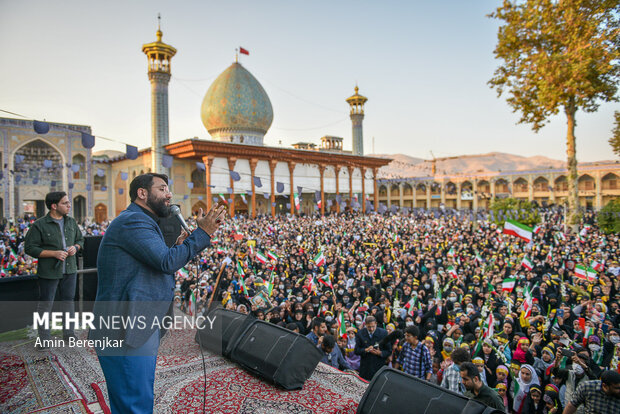 اجتماع بزرگ «همکلاسی شهیدم» در شیراز