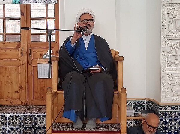 حجتالاسلام عادلی: نوجوانی دوران طلایی برای شکلگیری تربیت مهدوی است حجتالاسلام عادلی: نوجوانی دوران طلایی برای شکلگیری تربیت مهدوی است