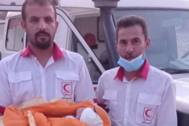 تولد نوزاد عجول در آمبولانسی دشتی تولد نوزاد عجول در آمبولانسی دشتی