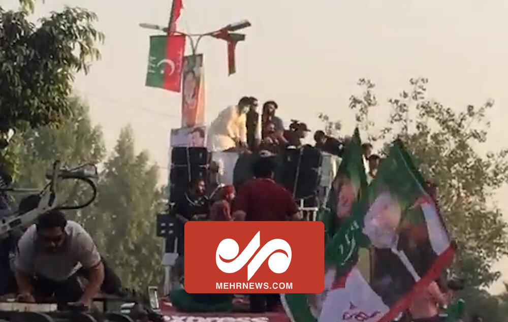 عمران خان کےکنٹینر پر فائرنگ کے وقت کے مناظر+ویڈیو