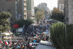 Tahran'da ABD karşıtı gösteri