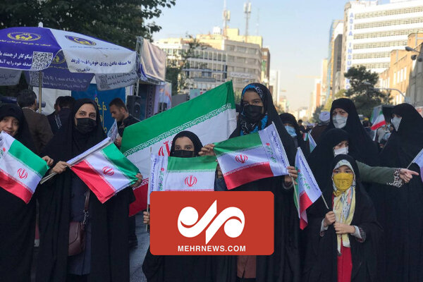تصاویری از مراسم پرشور راهپیمایی ۱۳ آبان مردم تهران