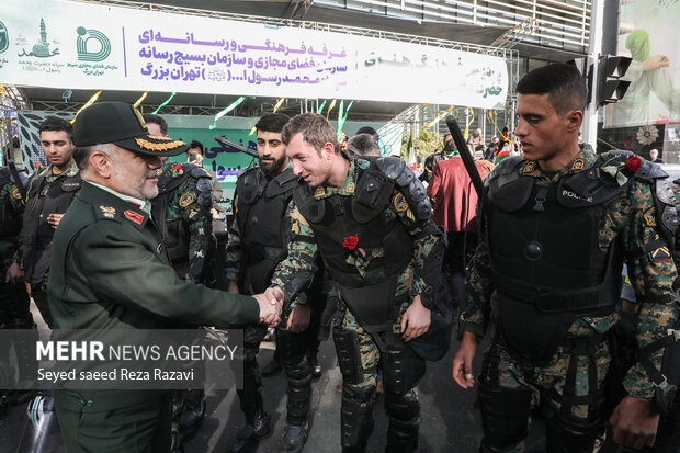 سردار حسین رحیمی فرمانده انتظامی تهران بزرگ در مراسم یوم الله ۱۳ آبان حضور دارد