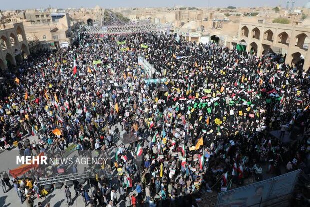 گردهمایی بزرگ یزدی‌ها در روز استکبارستیزی