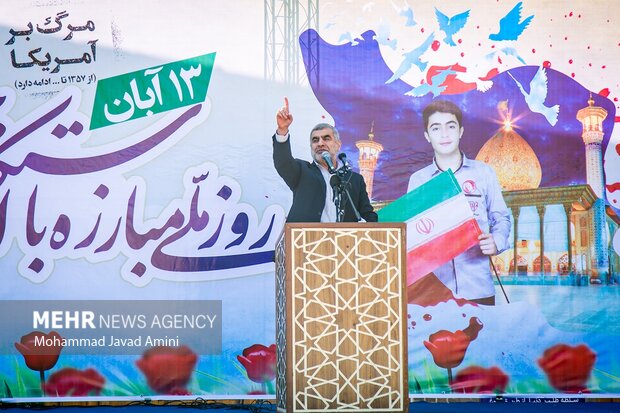 جمهوری اسلامی محور اقتدار و امنیت در منطقه است