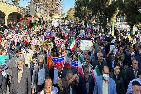 خروش مردم قزوین در روز استکبارستیزی/ دشمن شکستی سخت تجربه می کند