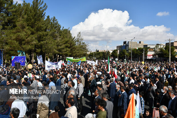 راهپیمایی 13 آبان بیرجند