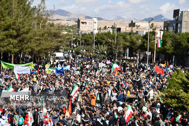 راهپیمایی 13 آبان بیرجند