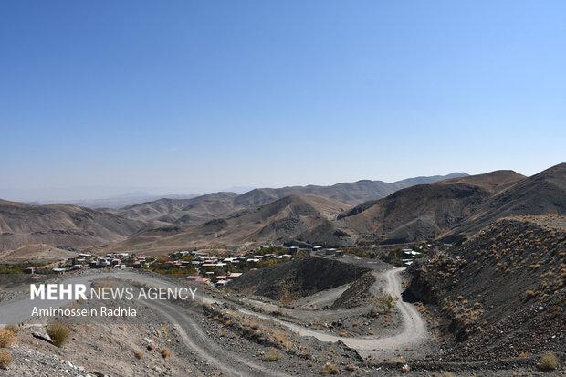 راه دسترسی به آستانه مبارکه بی‌بی زینب خاتون‌ خواهر امام رضا (ع)