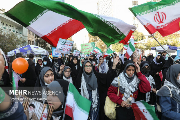 حضور مردم استان سمنان در راهپیمایی ۱۳ آبان «آگاهانه» بود 