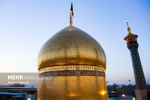 Mourning flag hoisted in Hazrat Masoumeh (PBUH) shrine
