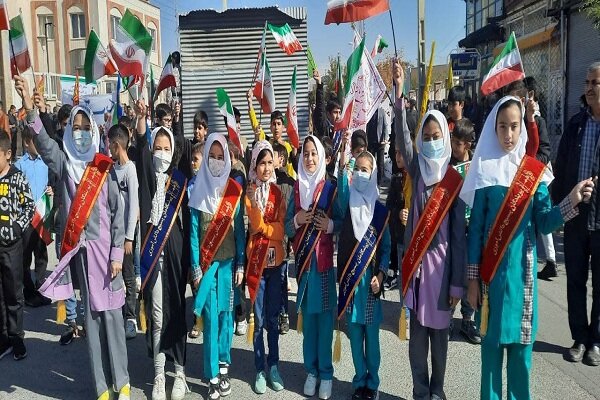 خروش انقلابی مردم آذربایجان غربی علیه استکبار جهانی/همه آمده اند