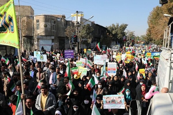 خروش انقلابی مردم آذربایجان غربی علیه استکبار جهانی/همه آمده اند