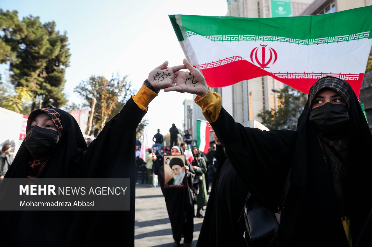 تہران میں عالمی استکبار کے خلاف عظیم الشان ریلی+ تصاویر
