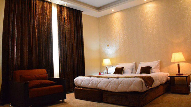 هتل زنبق یزد چطور اقامتی فراموش‌نشدنی را رقم می‌زند؟