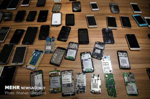 ۱۵۰ دستگاه تلفن همراه سرقتی در مرز دوغارون کشف شد