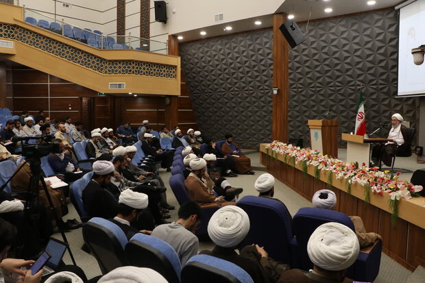 نخبگی در بستر جامعه شکل میگیرد و هر نخبه محصول جامعه خودش است