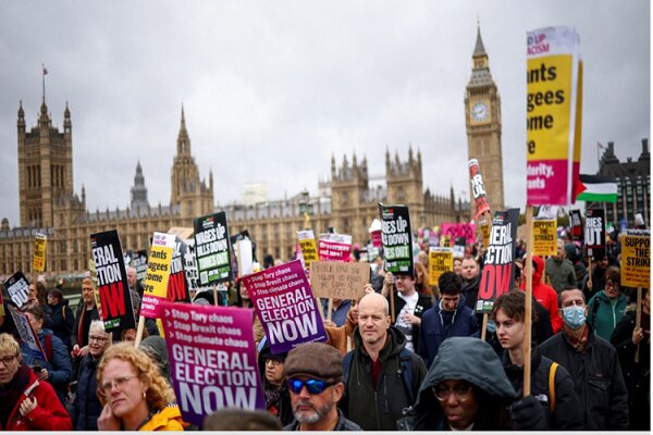 تظاهرات ضد دولتی «انگلیس ورشکسته» در لندن