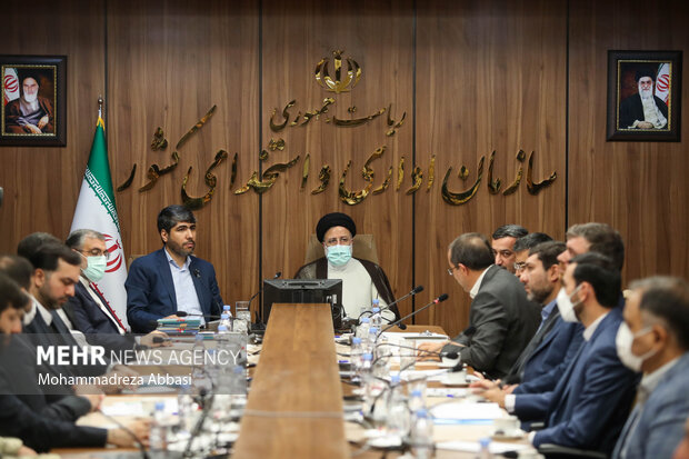 اختلاف نظر مجلس و دولت بر سر منابع اشتغال / کاهش زمان کار ادارات 3