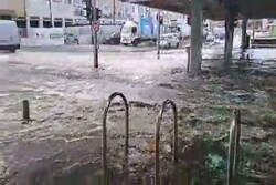 Tel Aviv'i su bastı