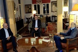 السفير الإيراني في بيروت يلتقي رئيس الحزب التقدمي الاشتراكي