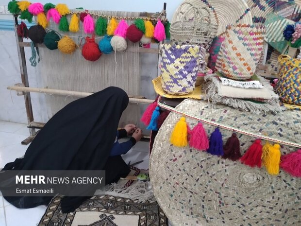 تولیدات ۱۷۰۰ فعال صنایع دستی بوشهر در قطر ارائه میشود تولیدات ۱۷۰۰ فعال صنایع دستی بوشهر در قطر ارائه میشود