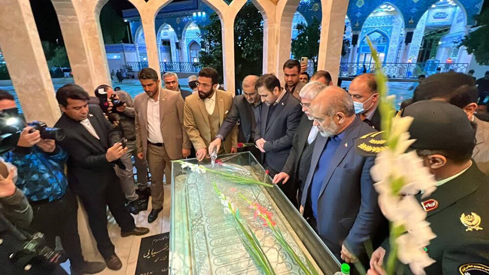 وزیر کشور به مقام شامخ شهدای گلستان ادای احترام کرد