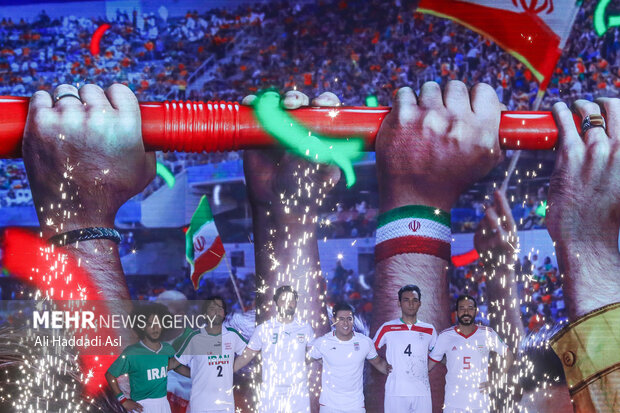 بدرقه تیم ملی فوتبال به جام جهانی توسط «اسطوره» های ایران