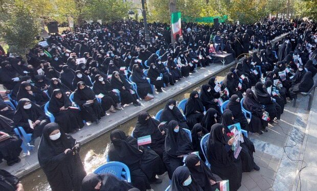 اجتماع بانوان دیار علامه بهلول در برائت از فتنه گران برگزار شد اجتماع بانوان دیار علامه بهلول در برائت از فتنه گران برگزار شد