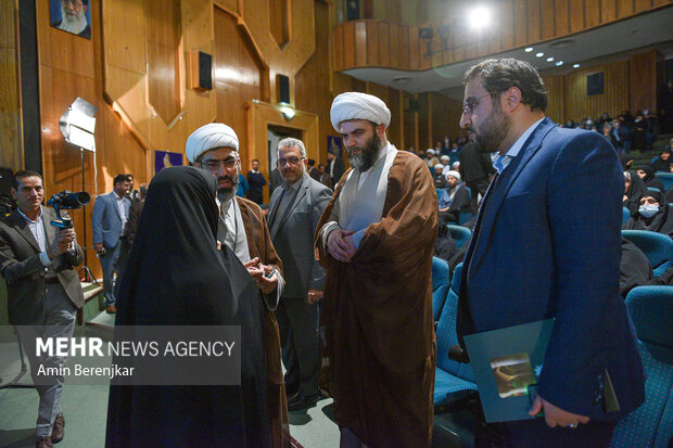 همایش «مهرواره راویان باغ بهشت» در شیراز