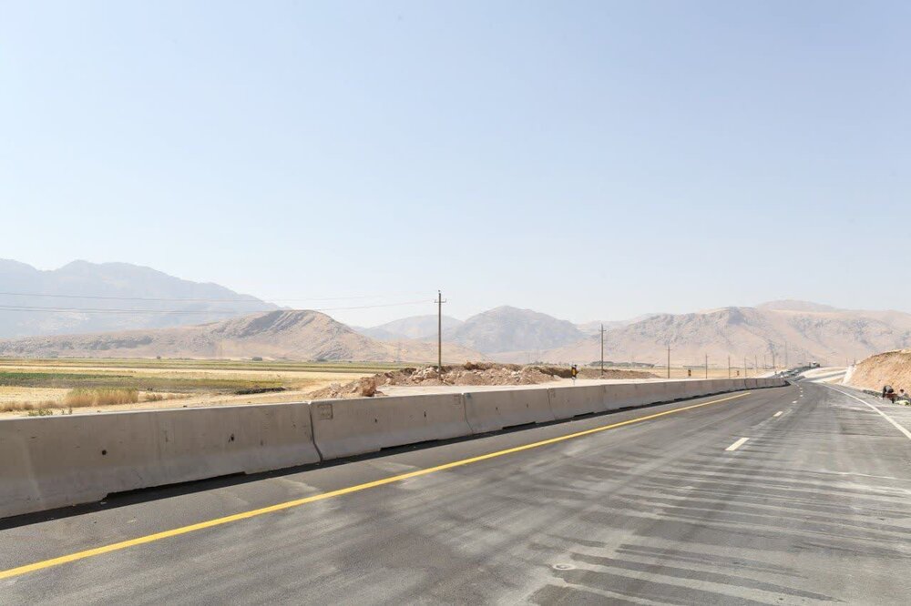 ایمن سازی راه‌های خراسان جنوبی با اجرای ۱۴۰ کیلومتر شیار لرزاننده