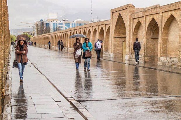 هوای بارانی اصفهان سالم است/ شاخص ۵ منطقه در وضعیت پاک 