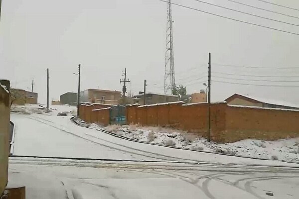 استمرار فعالیت سامانه بارشی در استان سمنان/ هوا سردتر می‌شود