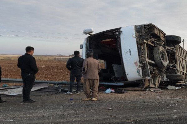 افزایش آمار مصدومان واژگونی اتوبوس در مسیر سنندج/یک نفر جان باخت