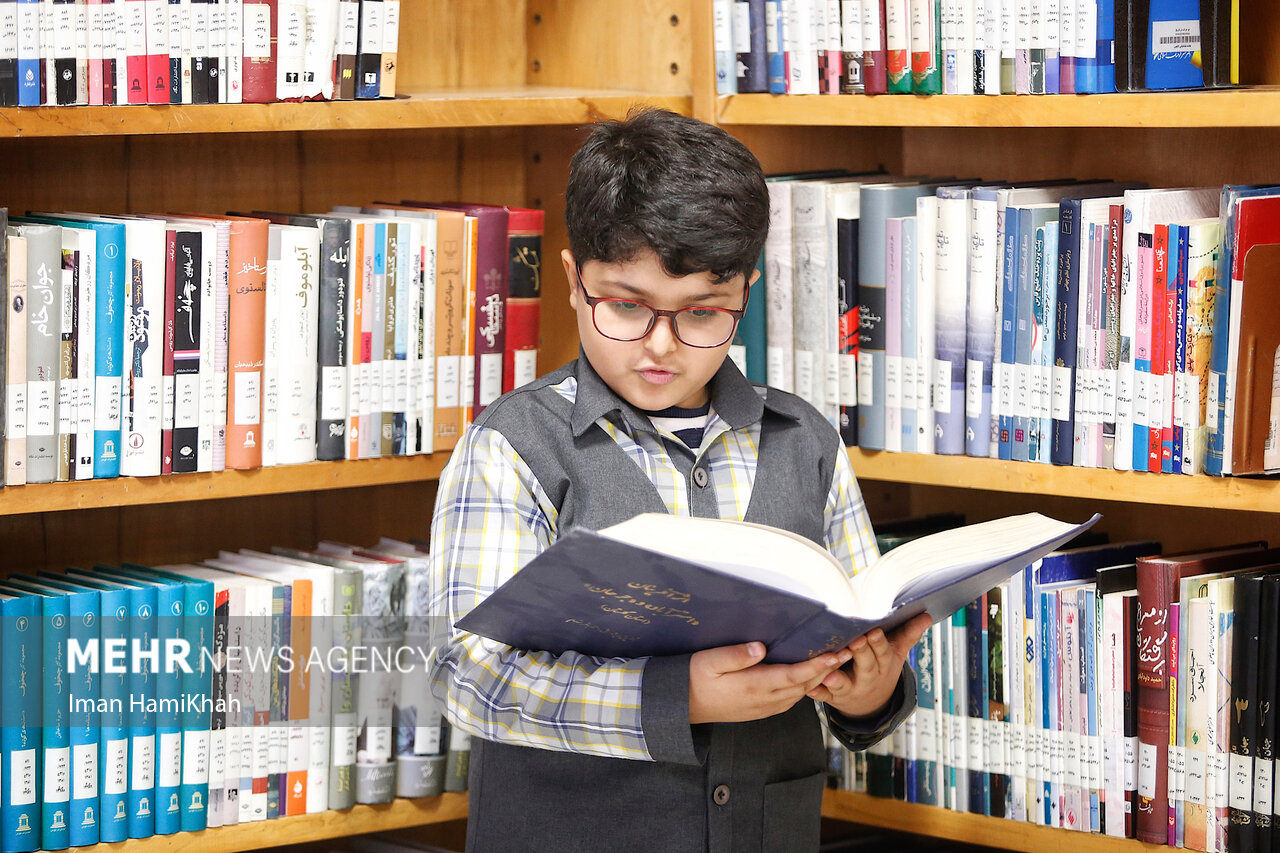دانش‌آموزان به کتابخوانی با «کتابدار شو» تشویق می‌شوند