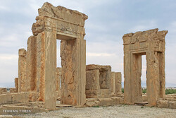 Glimpses of grandeur: mobile shots of Persepolis