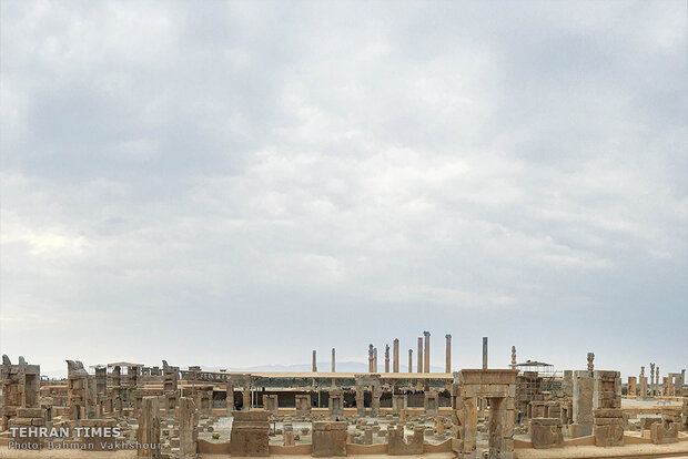 Glimpses of grandeur: mobile shots of Persepolis