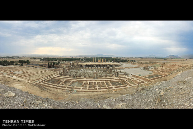 Glimpses of grandeur: mobile shots of Persepolis