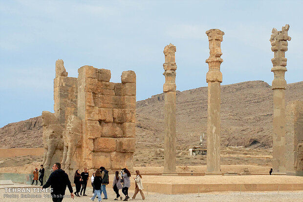 Glimpses of grandeur: mobile shots of Persepolis