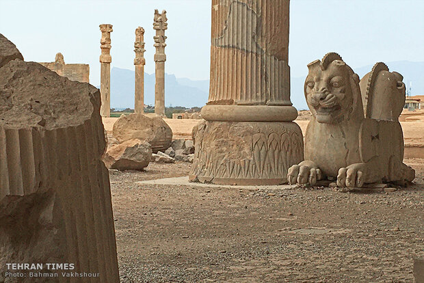 Glimpses of grandeur: mobile shots of Persepolis