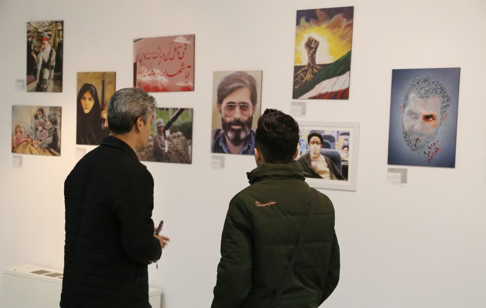 نمایشگاه منطقه‌ای آثار تجسمی هنرمندان شاهد و ایثارگر افتتاح شد