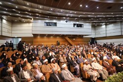 شیعه و سنی باید در مسیر وحدت و امنیت گام بردارند