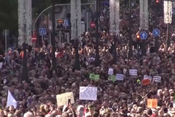 تظاهرات صدها هزار نفری در مادرید اسپانیا