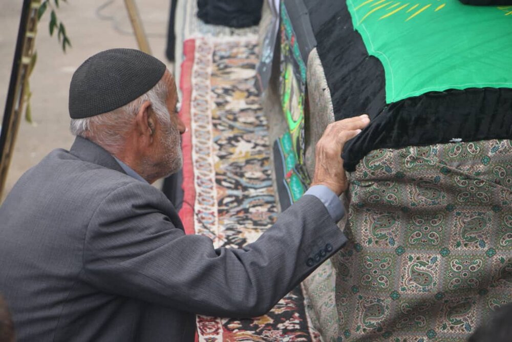 پیکر آیت الله حسینی در کهگیلویه تشییع شد/ وداع باشکوه مردم استان