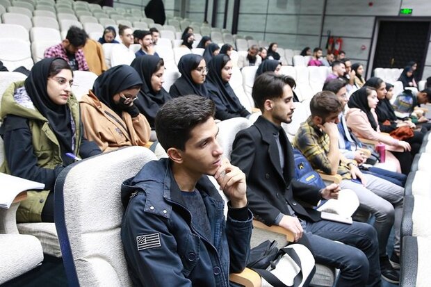 انجمنهای علمی دانشجویی در مسیر کارآفرینی و پژوهش محوری حرکت کنند