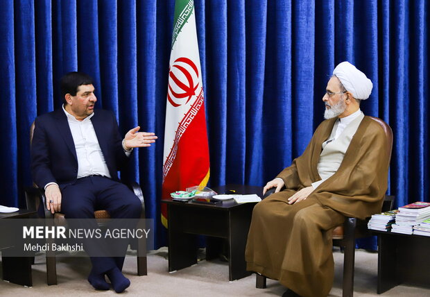 دیدار معاون اول رئیس جمهور با مراجع و علمای قم 24
