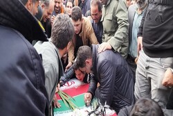 پیکر شهید مدافع امنیت در شاهین دژ  به خاک سپرده شد